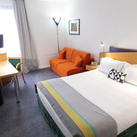 Holiday Inn Express Arras By Ihg מראה חיצוני תמונה