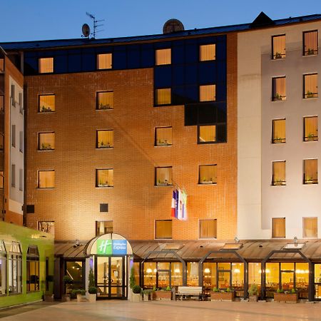 Holiday Inn Express Arras, An Ihg Hotel מראה חיצוני תמונה