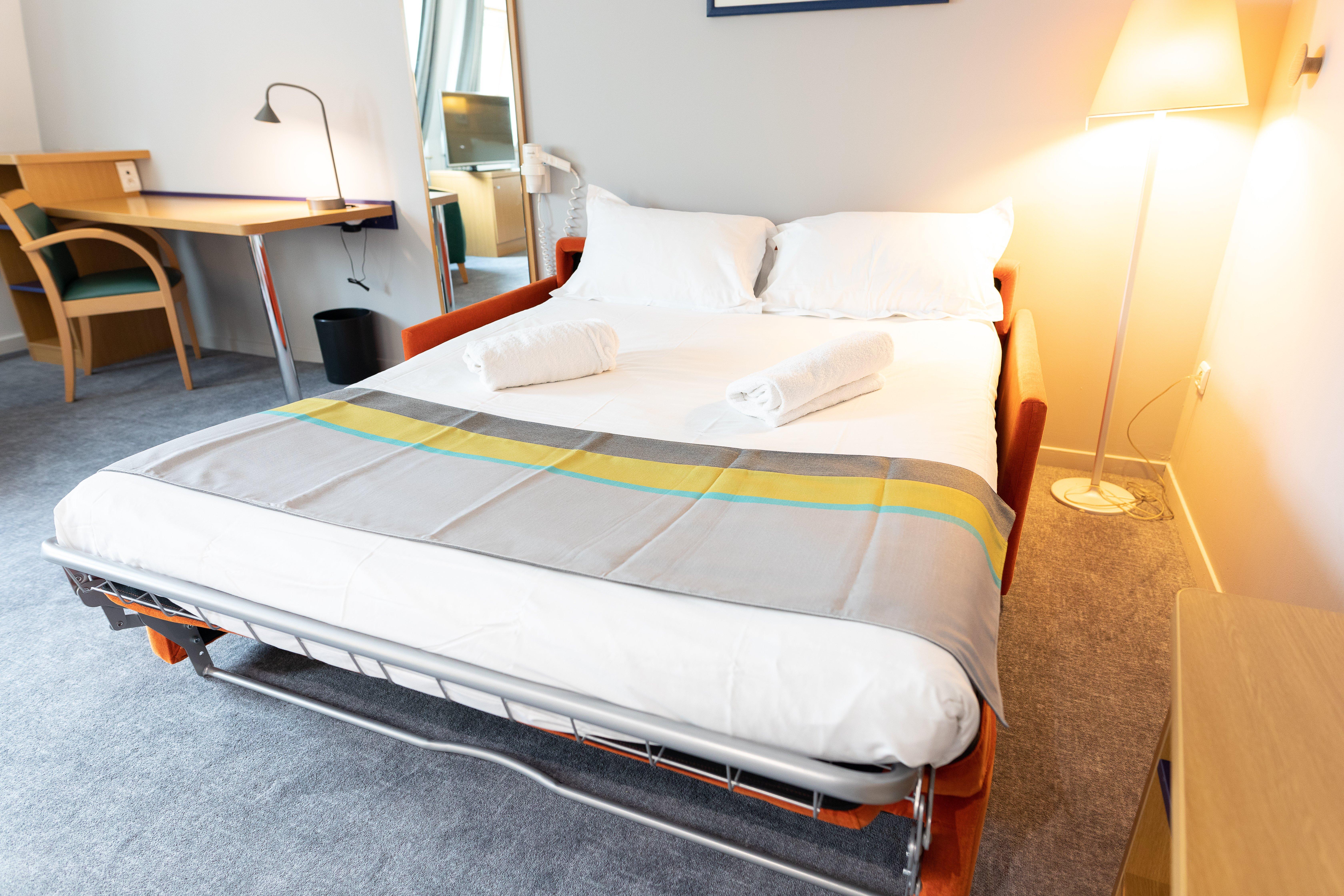 Holiday Inn Express Arras By Ihg מראה חיצוני תמונה