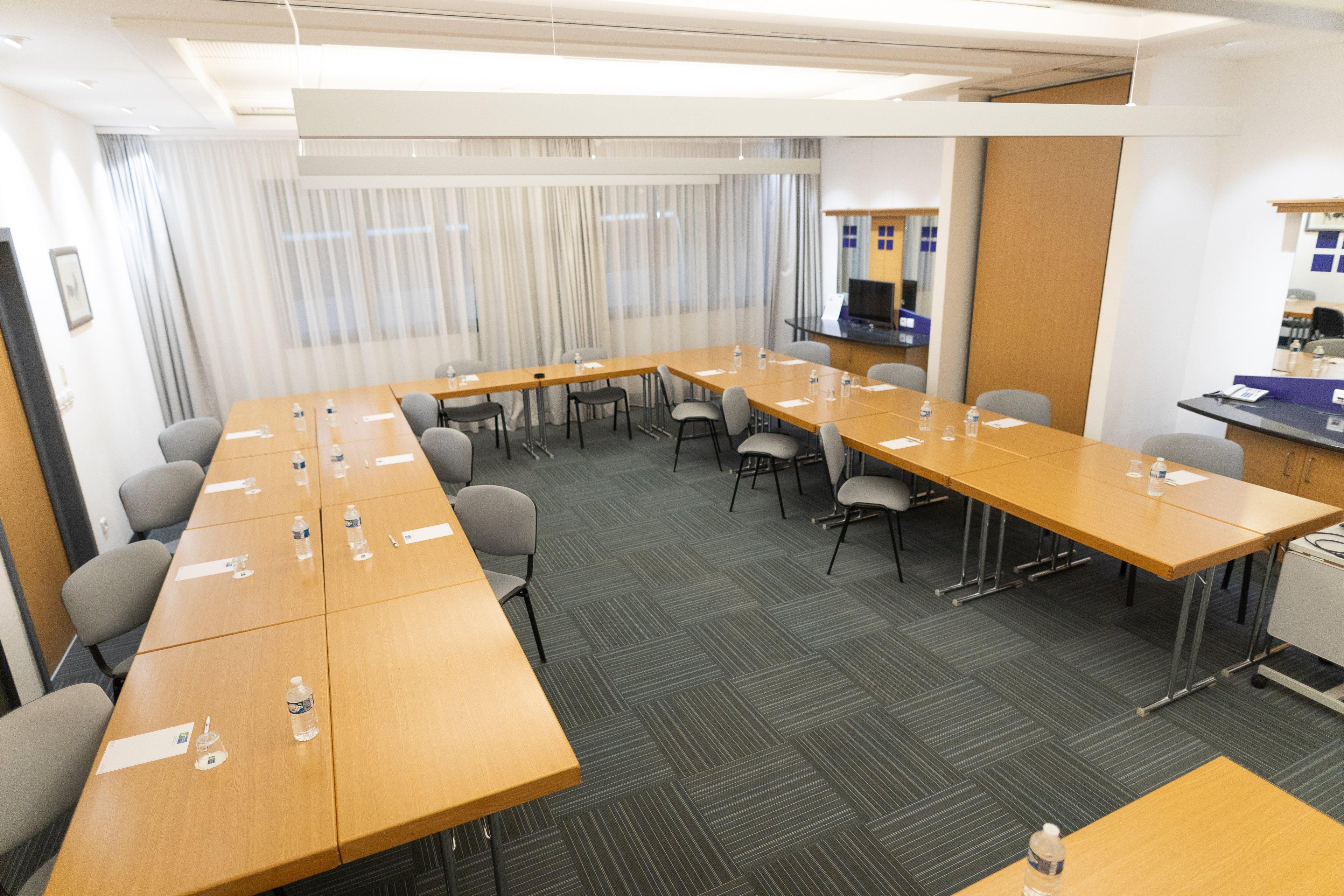 Holiday Inn Express Arras By Ihg מראה חיצוני תמונה