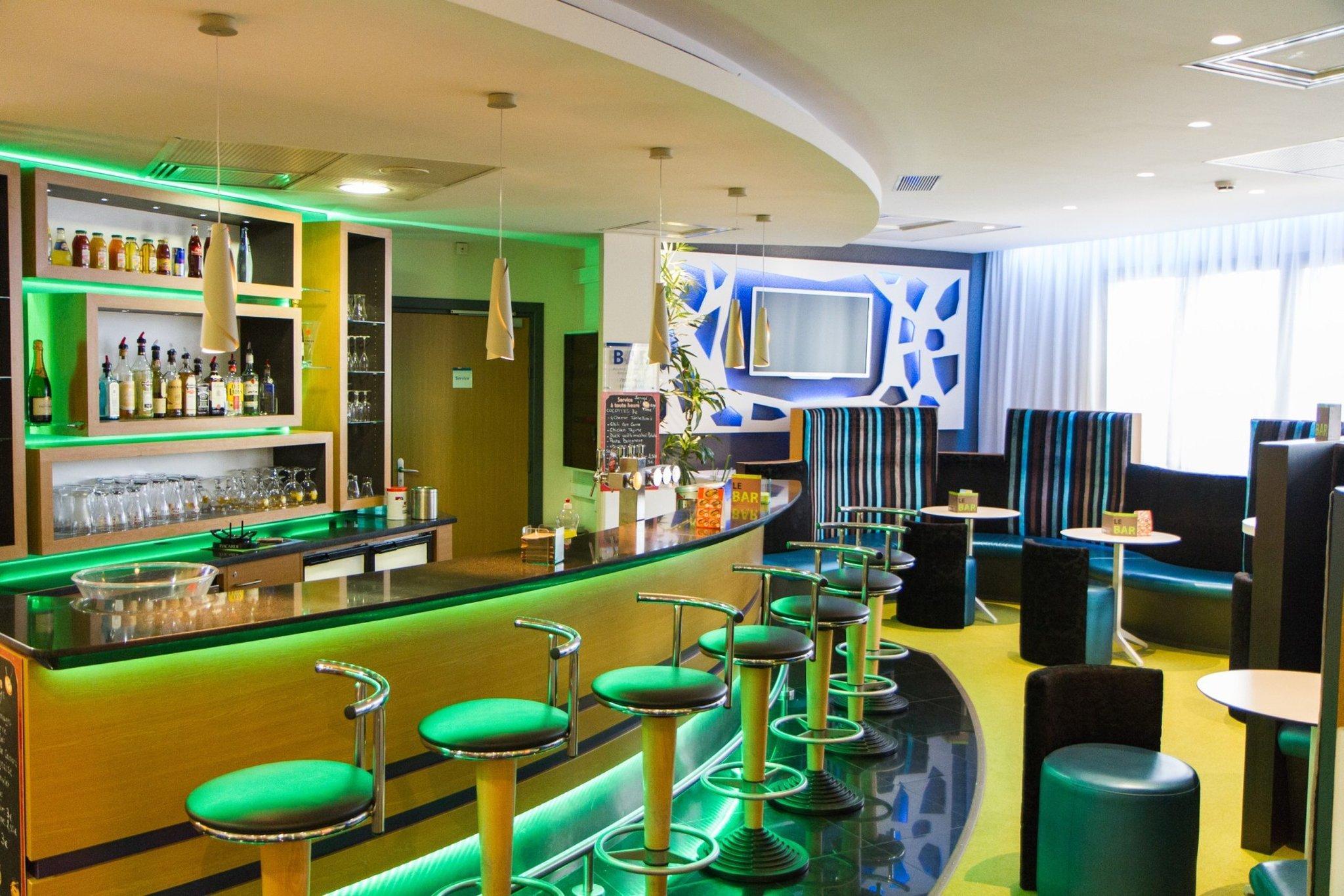 Holiday Inn Express Arras By Ihg מראה חיצוני תמונה