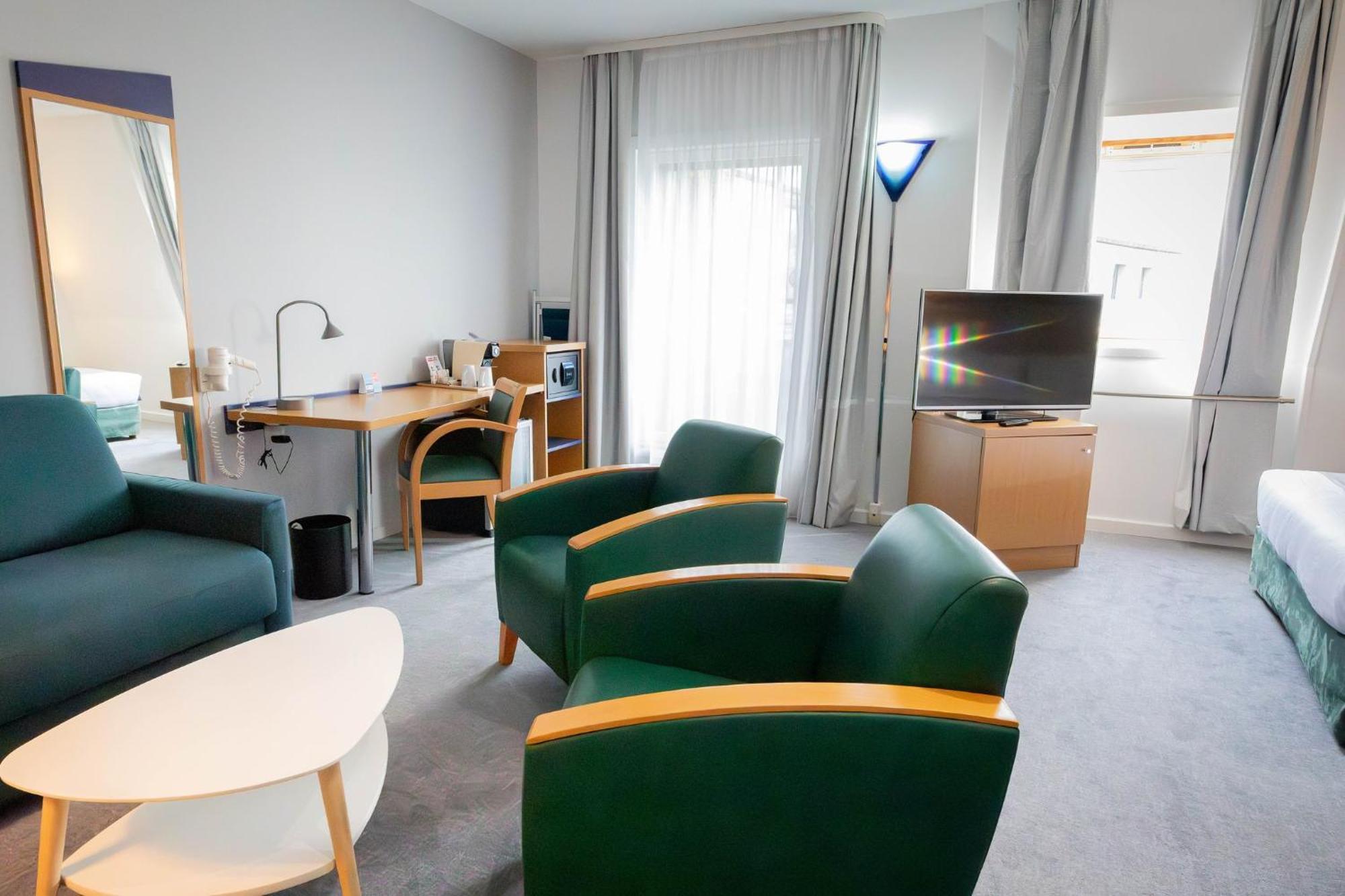 Holiday Inn Express Arras By Ihg מראה חיצוני תמונה