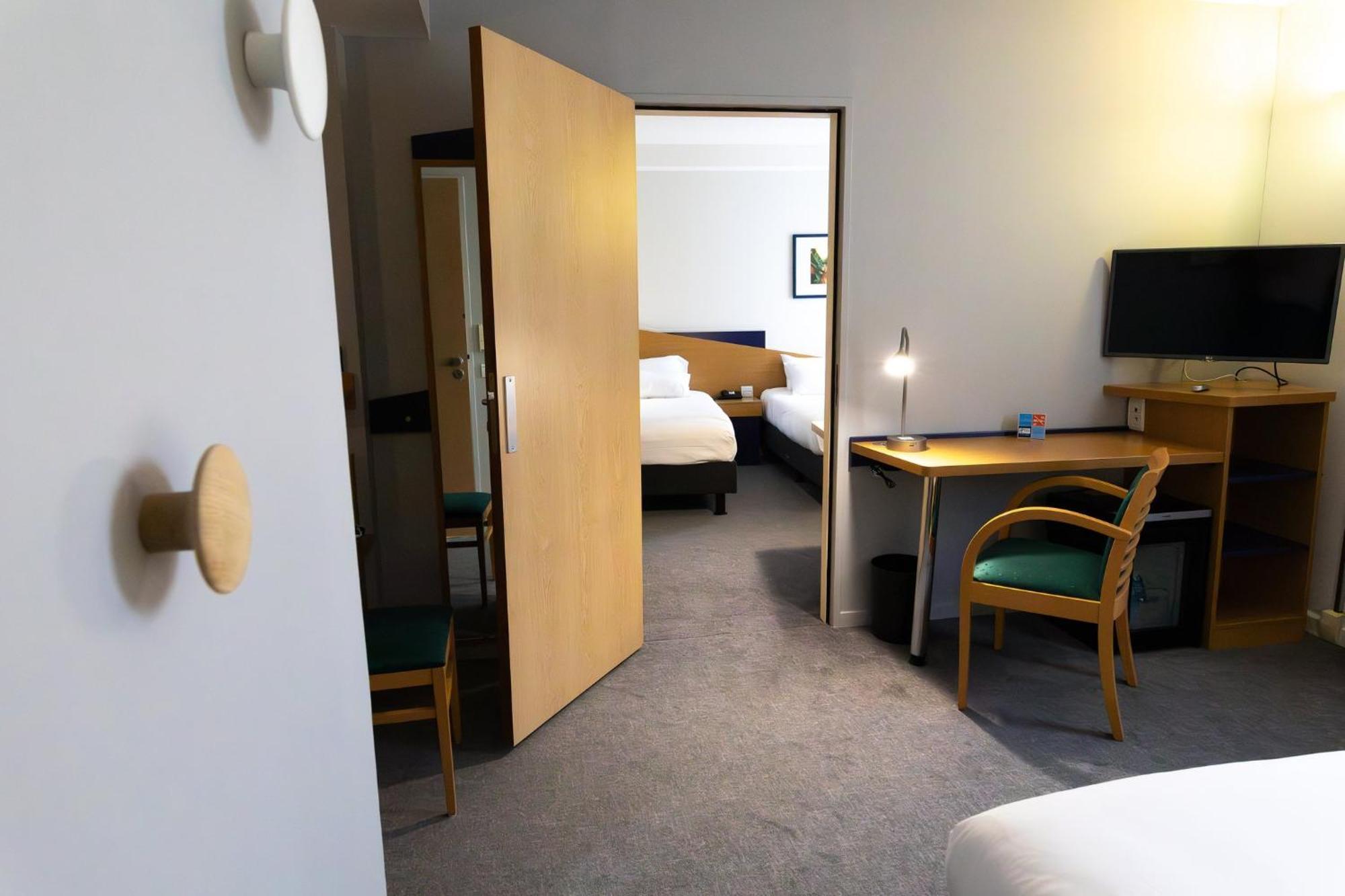Holiday Inn Express Arras By Ihg מראה חיצוני תמונה