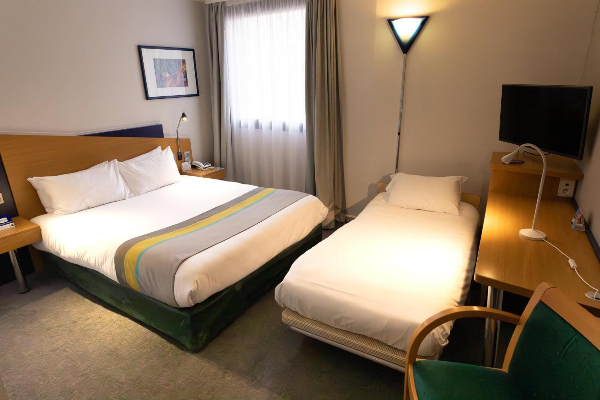 Holiday Inn Express Arras By Ihg מראה חיצוני תמונה