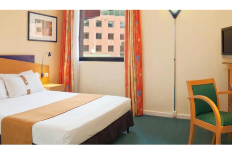 Holiday Inn Express Arras By Ihg מראה חיצוני תמונה