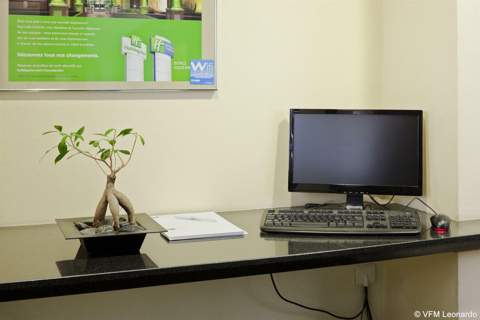 Holiday Inn Express Arras By Ihg מראה חיצוני תמונה